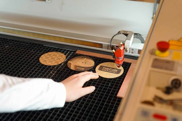 FabCafe Tokyo レーザーカッター